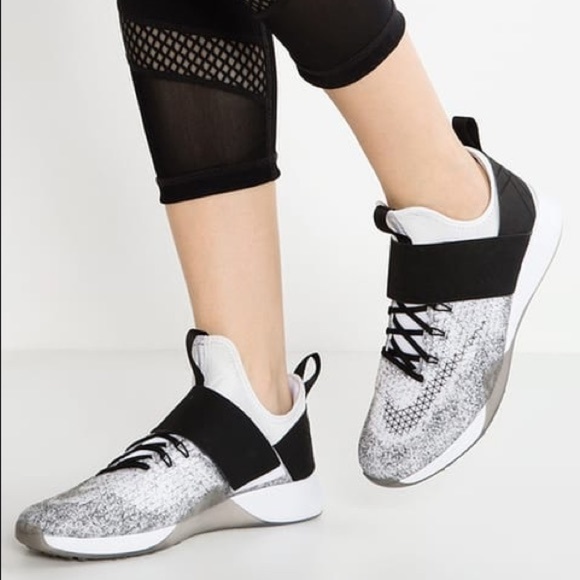 nike air zoom strong women's